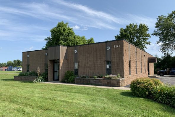 Quality Lighting Systems: 250 Commerce Blvd, Liverpool, NY 13088